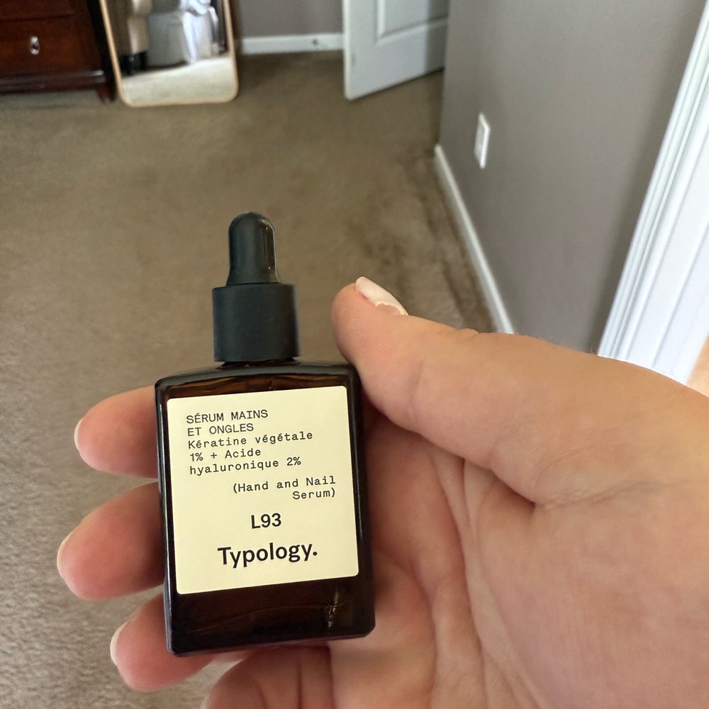 Typology hand and nail serum L93
